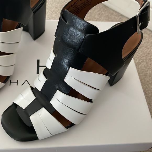 Beautiful Halston sandals - Picture 2 of 7